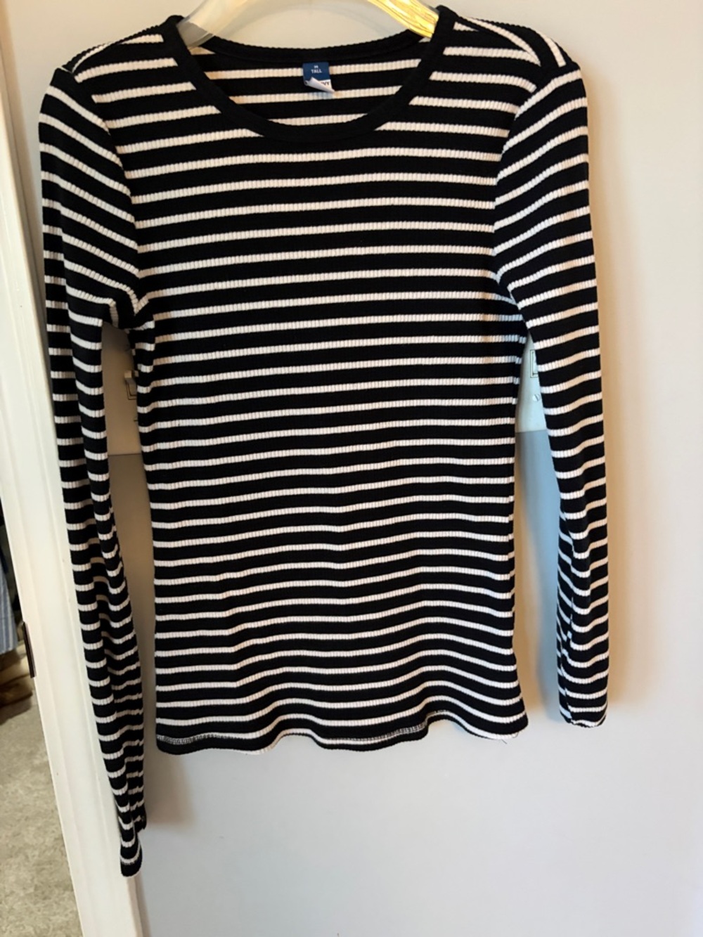 Old Navy Black and White Striped Long Sleeve Ribbed Tee
